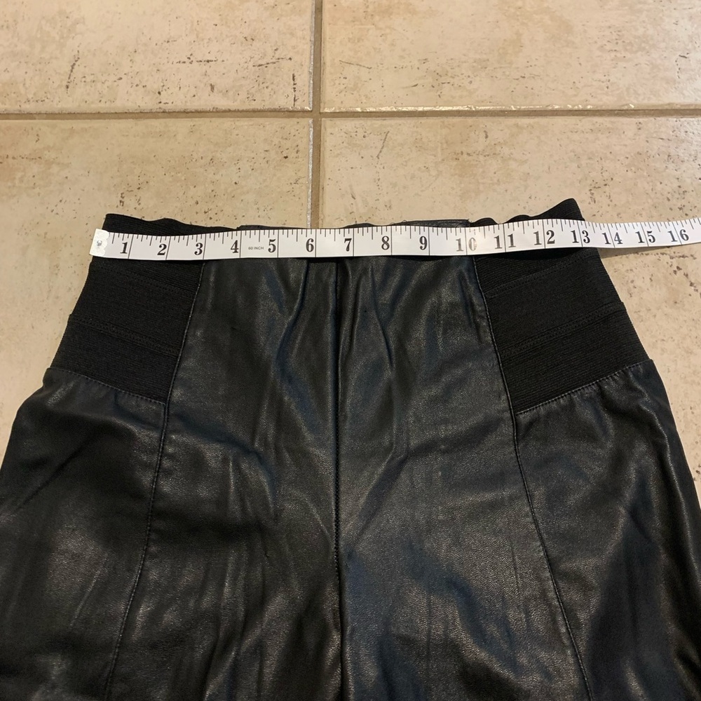 💜 Dynamite Black Faux Leather Paneled Leggings - Size M - Picture 3 of 5